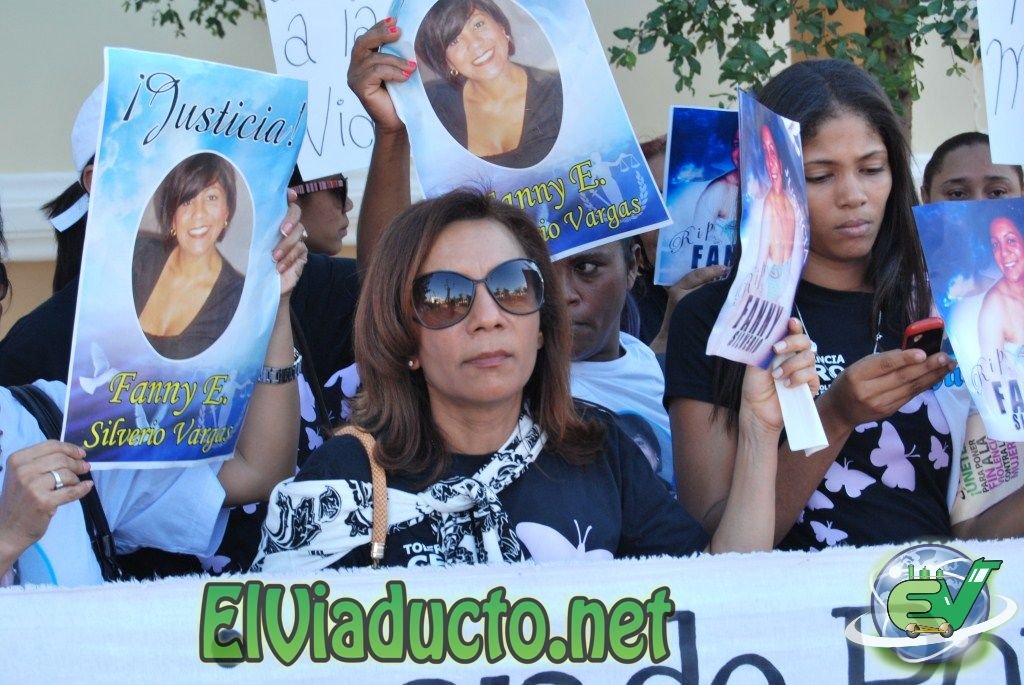 Senador de Espaillat camina por las calles de Moca en tolerancia Cero 2011